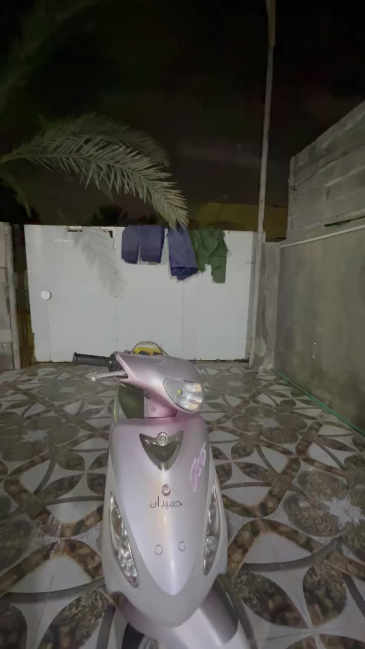 دراجه قجمه توه منزليها من لرمبه ما صار 3 اشهر دراجه جيس كفاله ..كلشي شغال بيها نكرت سلف ب 950وبيها مجال شراي خاص مو شراي لا تعبني رجائن هاذ رقمي للتواصل ***********
