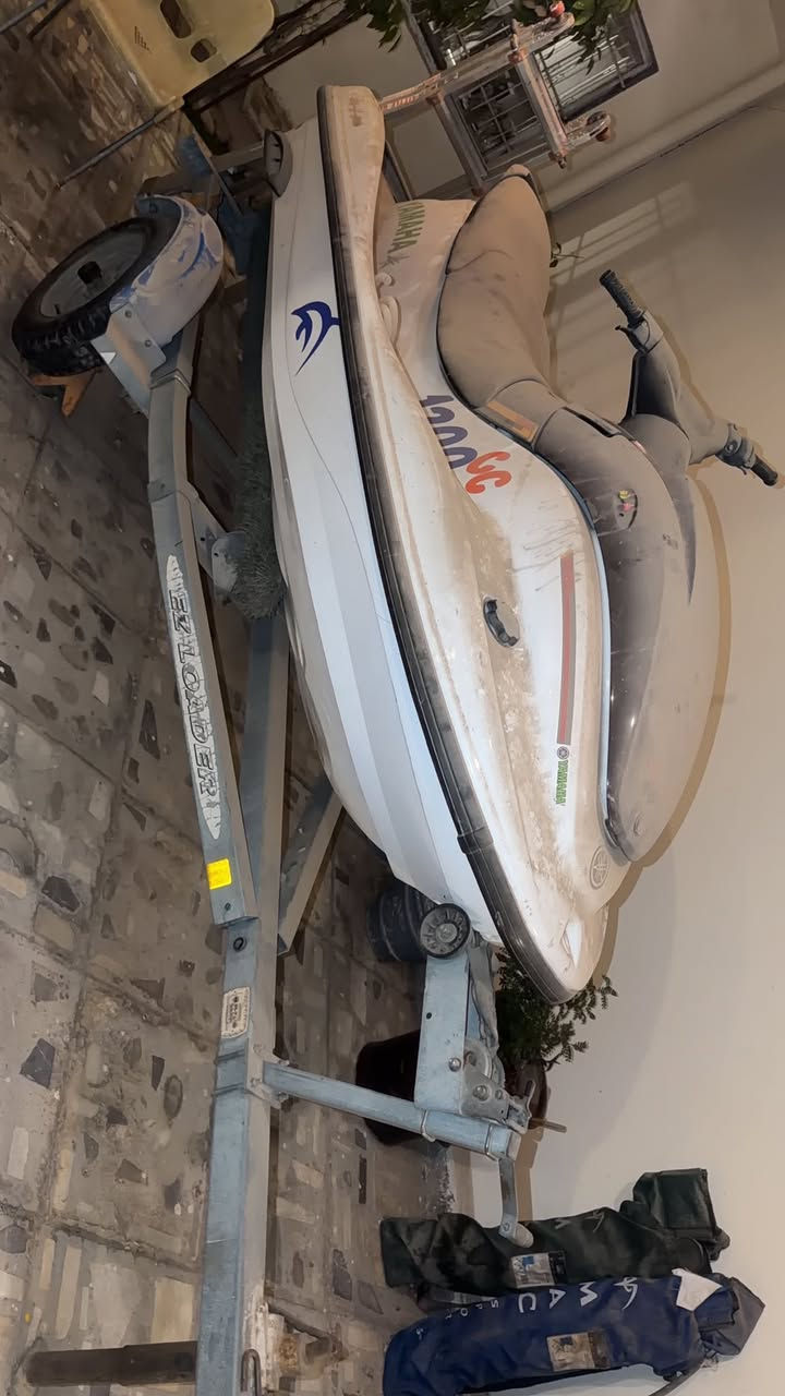 للبيع جت سكي ياماها ١٢٠٠ عربانه بلادي محرك بلادي جديد كلش رايده ب ٢٧ وهذا رقمي ***********
