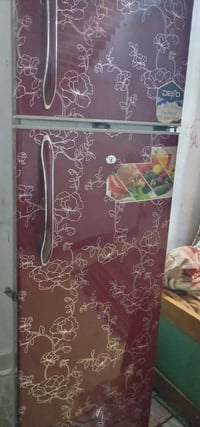 ثلاجة • ١٢قدم
