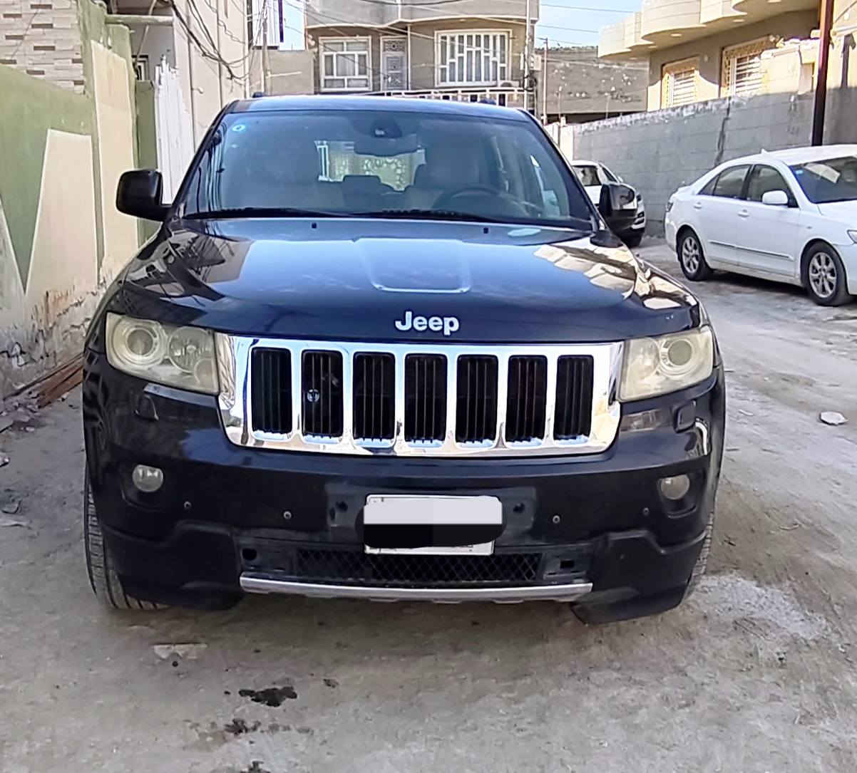 السلام عليكم
جيب خليجي خليجي  لمتد لون اسود مميز رقم بغداد موديل 2012 بأسمي
فول مواصفات 
4×4 - بانوراما طكتين- تحكم استيرن جهتين  - مثبت سرعة - مري قلاب- شاشة كبيرة - كاميرا - حساس امامي وخلفي - زراكات مي - جكات - كشنات كهرباء- ماوس تحكم وضعيات قيادة- كشنات كهرباء -محرك 3600 المرغوب- البصمة بيه عطل 
ماشية 200
حدادية توب تبريد ممتاز 
كير ومكينة خير من الله وبدون تنقيص أو تبخير وتخم تاير جديد
قطعتين صبغ بدون معجون الجاملغ الخلفي والباب واكو زرف بالبنيد اثر طلقة
سونار موجود
مكاني الحله 
***********
السعر 167$$
