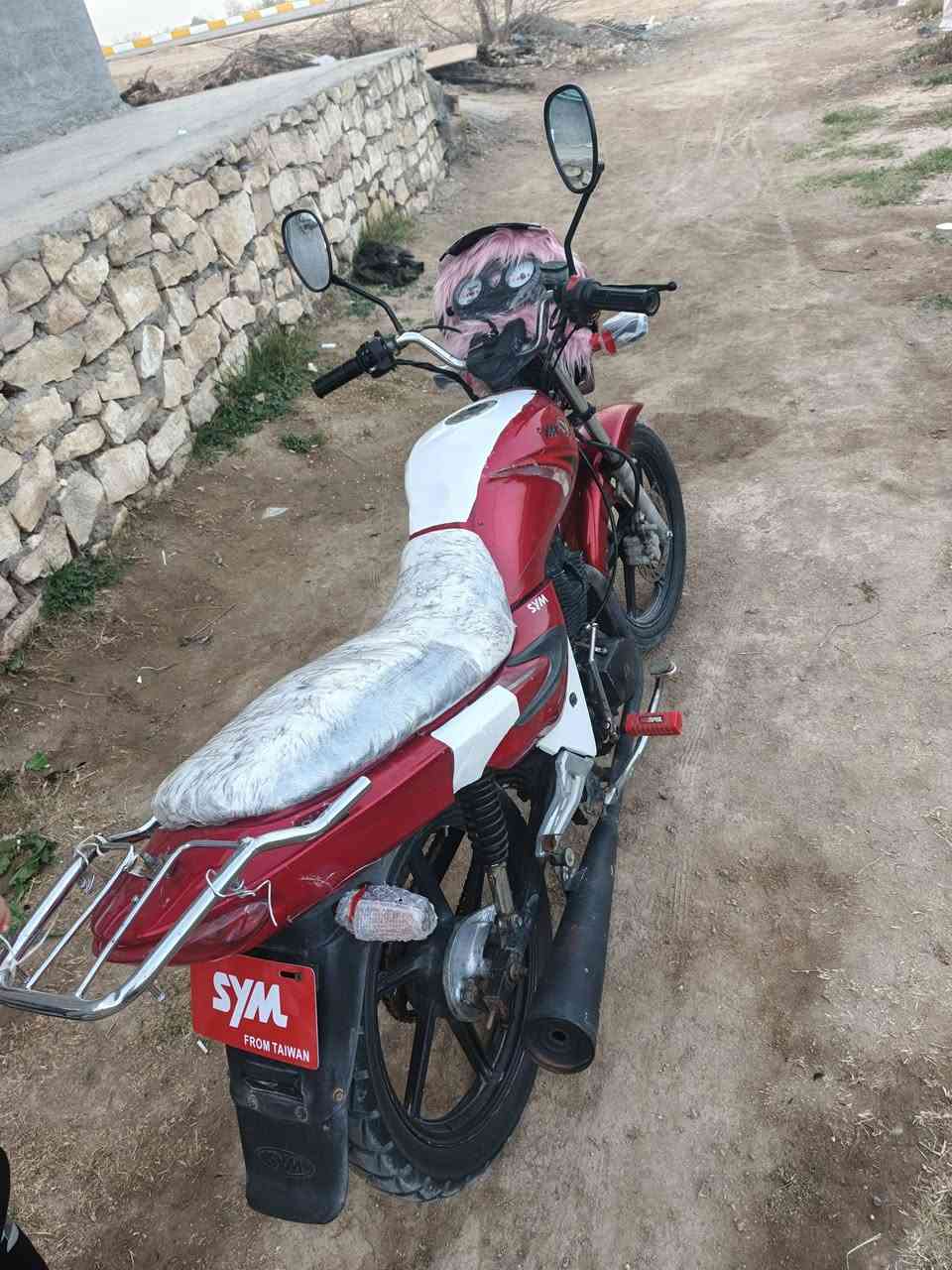 سلام عليكم سايم للبيع بدون اوراق نقصه استانه وصفاحيه فقط سعره 600 وبي مجال مكاني الخالديه ***********
