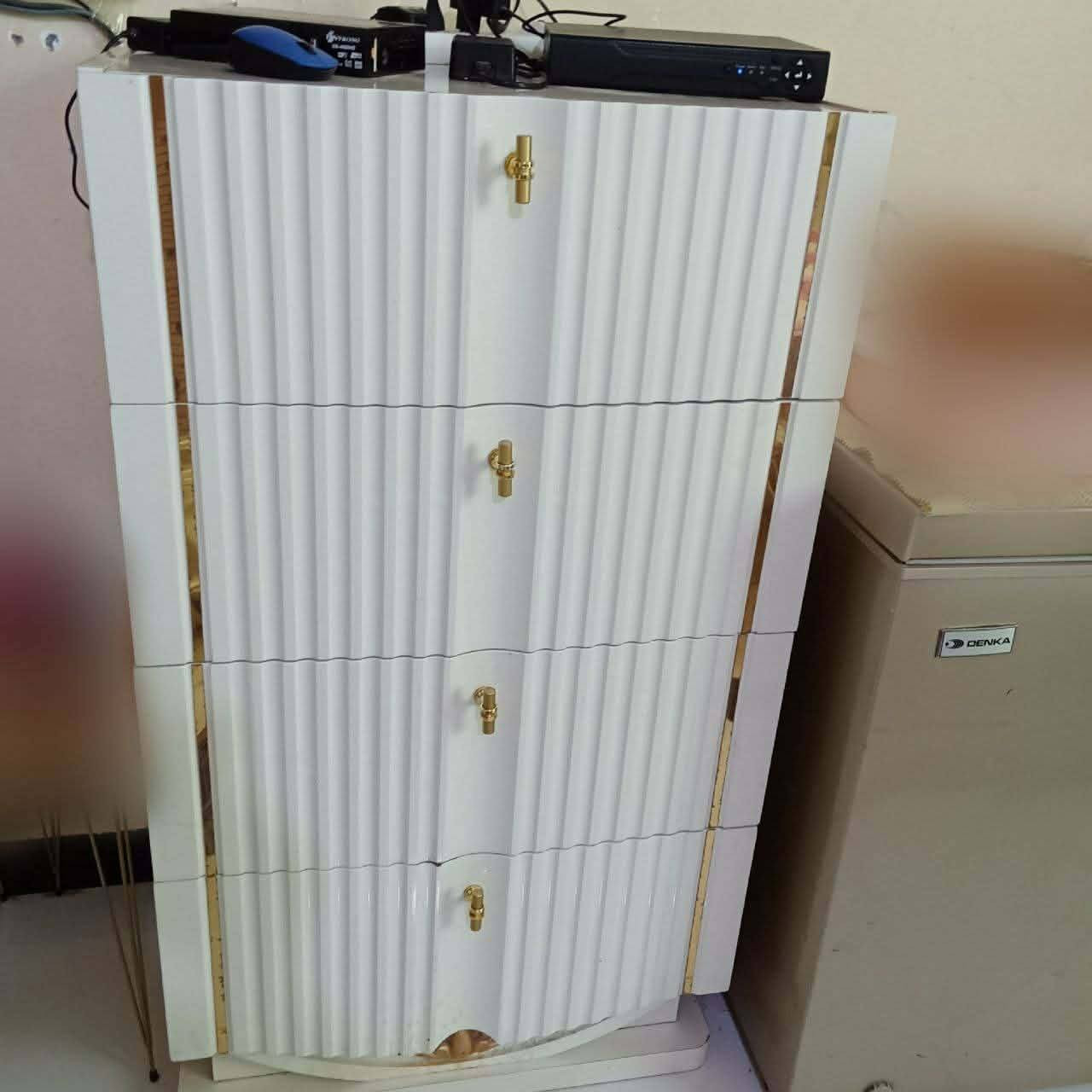 غرفة تركيه مستعمله للبيع مابيها اي ضرر سعرها 400 وبيها مجال بسيط. *********** دهل اوران, واسط
