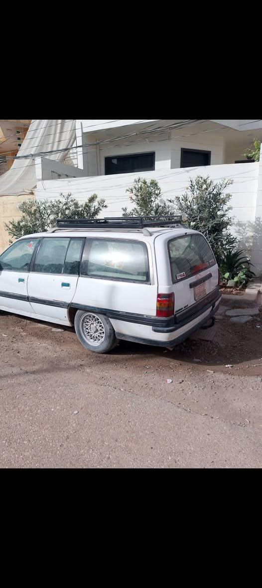 اوبل اوميكا للبيع محرك بلادي كير اوتماتيك موديل 91 رقم ديالى سعر 19 ورقة 
*********** للاستفسار
