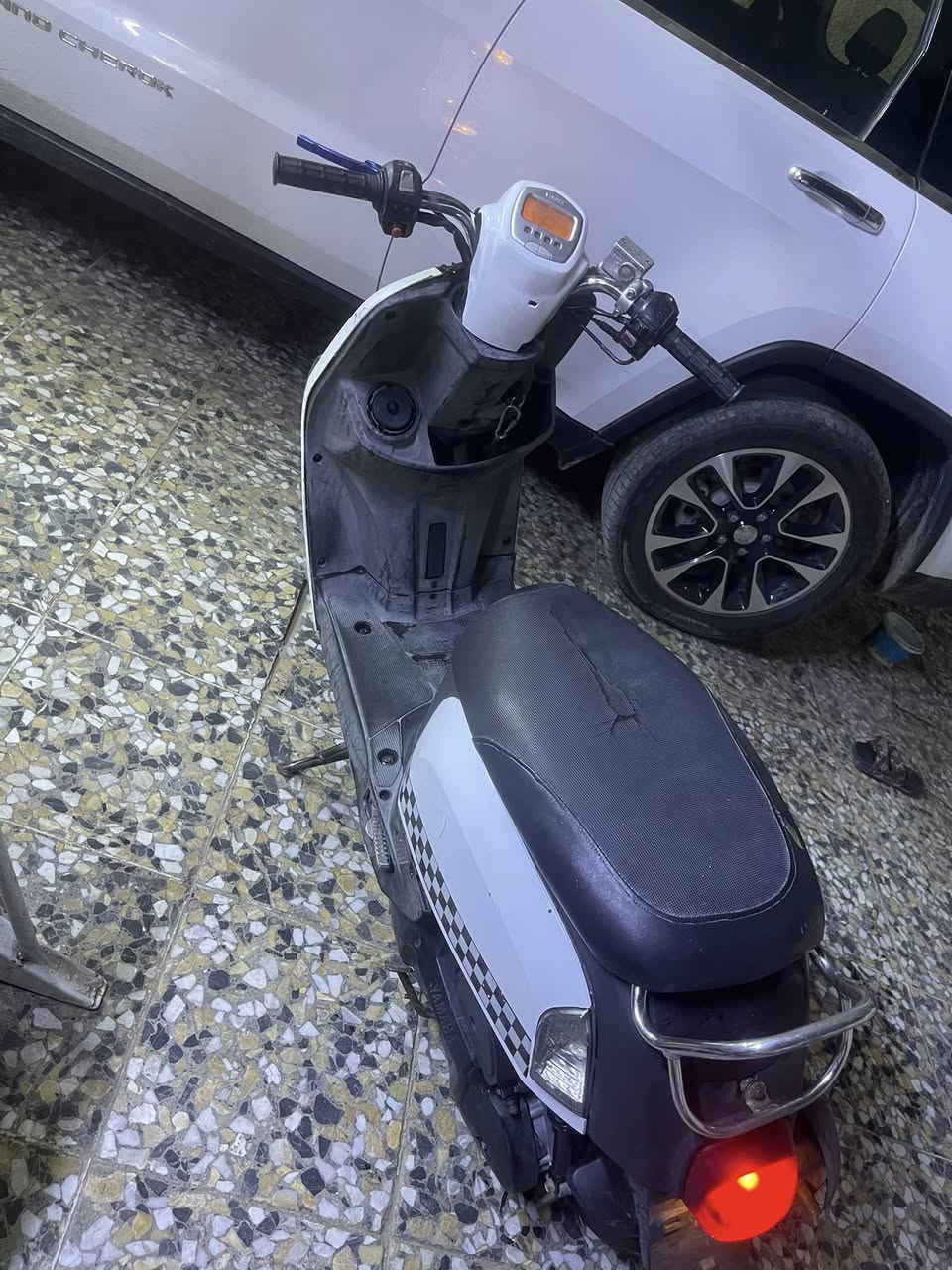 سلام عليكم بوليس نوزل بلاديه كفاله مابيهه نقص جاهزه سعره ٤٥٠
مكان العبيدي
‭٠٧٧٢ ٦٦١ ٤٤٣٤‬
