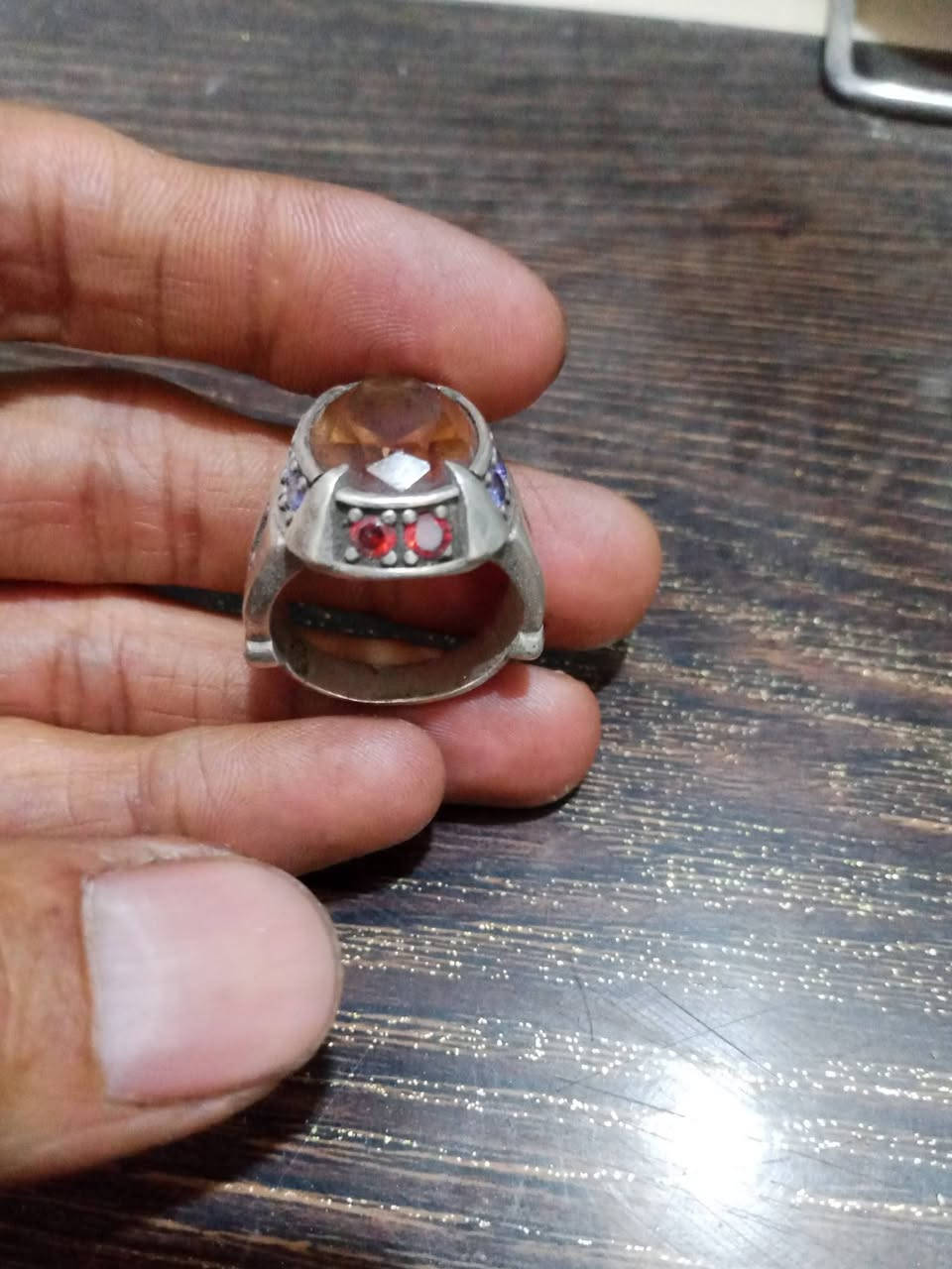 محبس للبيع حجر سترين مطعم بليقوت وزفير
سعره 60الف مكاني نجف


**إذا كنت صاحب هذا الإعلان وتريد حذفه لأي سبب، رجاءا أرسل رسالة إلى الدعم الفني**