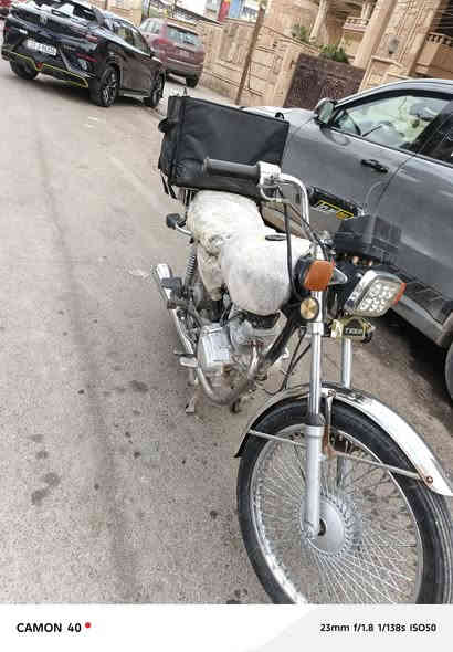 دراجه تايكر اربعه كير محرك مبدل ولفات فقط
مودرل 2021 لون احمر مناقصها شي شغل وطلع
السعر 300 ***********
