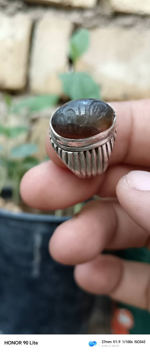 للبيع خاتم قديم الحجر منقوش


**إذا كنت صاحب هذا الإعلان وتريد حذفه لأي سبب، رجاءا أرسل رسالة إلى الدعم الفني**