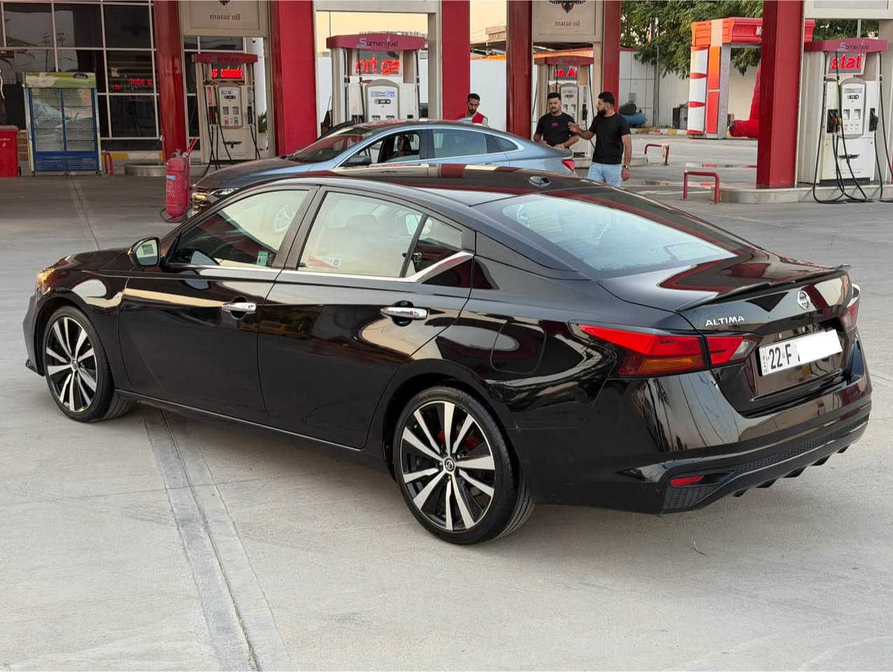 ‏NISSAN ALTIMA
موديل 2020 لون اسود 
للبيع فقط بدون مراوس بدون اقساط 
حجم محرك (2500) 4 سلندر 
كير محرك شرط مامفتوح
رقم اربيل دولي هزه سنويه جديد 2028

مواصفات سياره 
 ويل كروم حجم 19 
لايت زينون 
تحكم ستيرن طرفين 
مثبت سرعه 
كوشن كهربائي 
شاشه جبيره car play 
تشغيل عند بعد 
بيبان صندوق بصمه 
هيده نيكل 
شاشه نص ديجتال 
وباقي مواصفات معروفه...
سياره صدر أمامي خلفي جديد كهربائيات كل شغال تبريد شغال تخم تايرات جديد 

صبغ :- (3 قطع ) بوند جاملغ وباب وباقي سياره مكفوله كفاله عامه 
رقم هاتف:.( *********** )
سعر...(126$) وبي مجال بسيط 

عنوان:.كركوك 📍 كركوك, العراق
