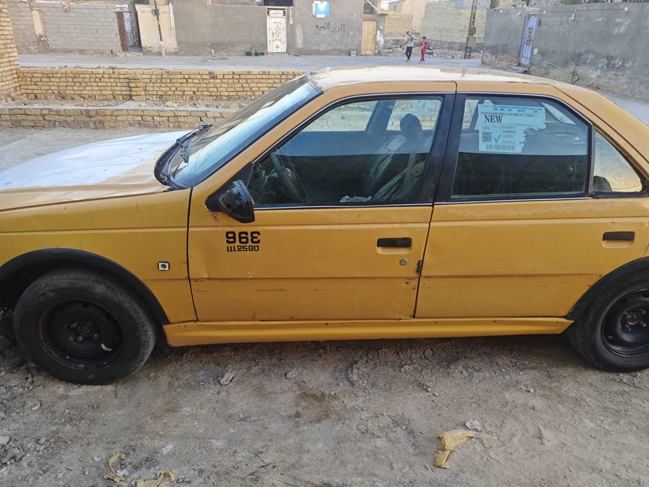 سلام عليكـم بيجو بارص للبيع او مراوس سياره نضيفه كدام عينك دواخل نضيفه كير ومحرك شرط تبريد ثلج حداديه تايرات ڱڵـه  شرط سياره جاهزه سعر12وبيه مجال رقم***********
