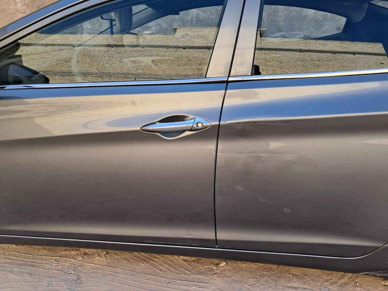 السلام عليكم ورحمة الله وبركاته
هيونداي النترا سبورت موديل 2016 وارد
السيارة بأسمي رقمها بابل انكليزي 
الهزة ما ساقطة بعدها 
حادثها فقط باب الصدر و بدون معجون فقط كلير
بدون ايرباك كلها سليمة الايرباكات
بيها بارد واضح بالصور. 
سيارة جاهزة تبريد و كير و مكينة ادامة كاملة 
مواصفات فول عدا البصمة
فتحة سقف 
تدفئة كشنات 
كير ثلاث وضعيات (عادي / مريح / رياضي) 
نظام Eco
مانع انزلاق
كاميرا بلادي
شاشة بلادية
حساس خلفي
المكان كربلاء حي الميلاد
السعر 120
للاتصال
***********
*********** كربلاء, العراق
