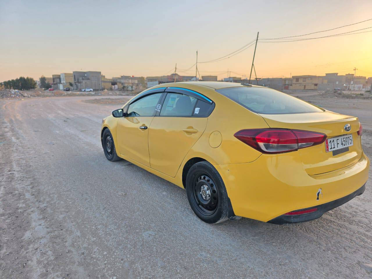 كيا فورتي 2018 سيارة جديدة حادث طخة بلجاملغ الخلفي بدون دواخل مكينة 2000 مكينة كير حدادية تبريد كلة جديد هيئة غرامات مصفرة رقم بغداد دولي السعر 93 رقمي *********** مكان السيارة حلة المركز
