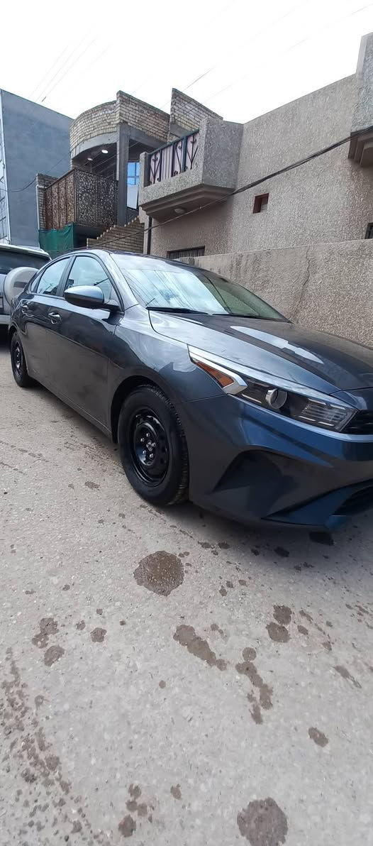 السلام عليكم كيا فورتي ٢٠٢٣ بجم كبس ماشيه ٧٧ حقيقي بدون صبغ فقط بارد مكينه ٢٠٠٠دوش مكاني بغداد الدوره حي الشرطه السعر ١٦٣بيها مجال بسيط ***********
