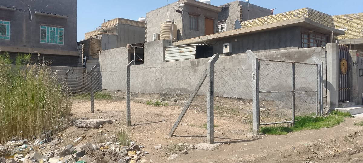 في بابل قطعه للبيع مدفونه ومسيجه سند 25 بسمنه مساحه 100 متر نزاله 20  واجه 5 عنوان ابو خستاوي شارع سيد علي خلف حسينيه الزهراء وتساب *********** سعر خاص
