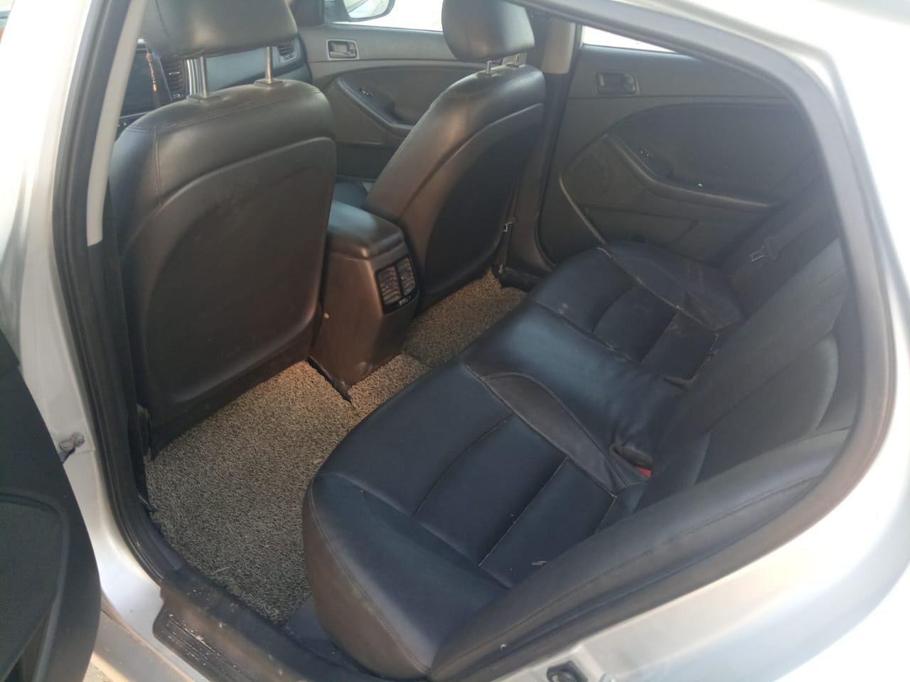 كيه ابوبتيما ٢٠١٤ وارد كوري كير مكينه حداديه جاهزه من كلشي بدي مكفول عدا باب مبدل اصلي ‭٠٧٧٥ ٥٩٢ ٩٢٣٧‬  رقم بصره هذا رقم راعيهه
