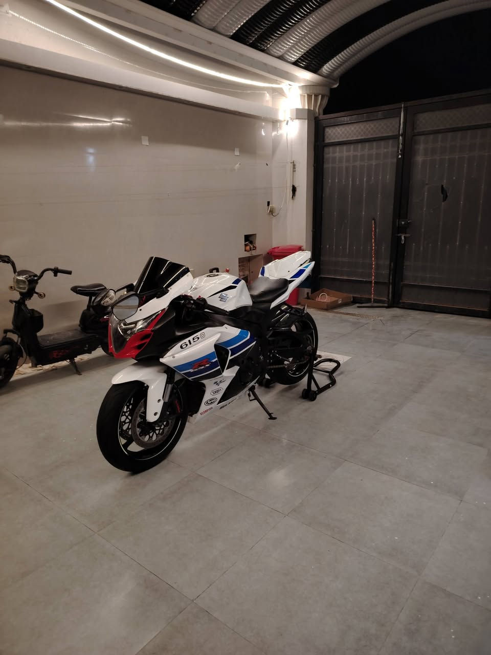 جكسر 1000 2016 ABS
نسخة الـ ون مليون 4 قطع بالعراق فقط الدراجه رقم لوحات انگليزي صار يومين استلمتهن مبرمجه 3 مودات بلاد + عليها شفتر + تهبيطه اماميه ماشيه 38 مكينه گير كفاله بلكات NGK جدد دهن امزويل توه مبدله الدراجه مابيها نقص برغي بس نقصها سايق السعر 98 وبيها مجال مكاني بصره ام قصر استفسار ***********
