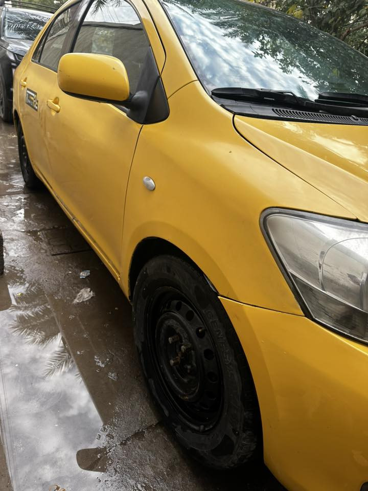 السلام عليكم
سياره للبيع تيوتا يارس ٢٠٠٨ اللون اصفر 
الرقم انكليزي بغداد 
السيارة باسمي 
السعر / ٥٠ $ وبيها مجال
مكان بغداد زعفرانيه 
***********
