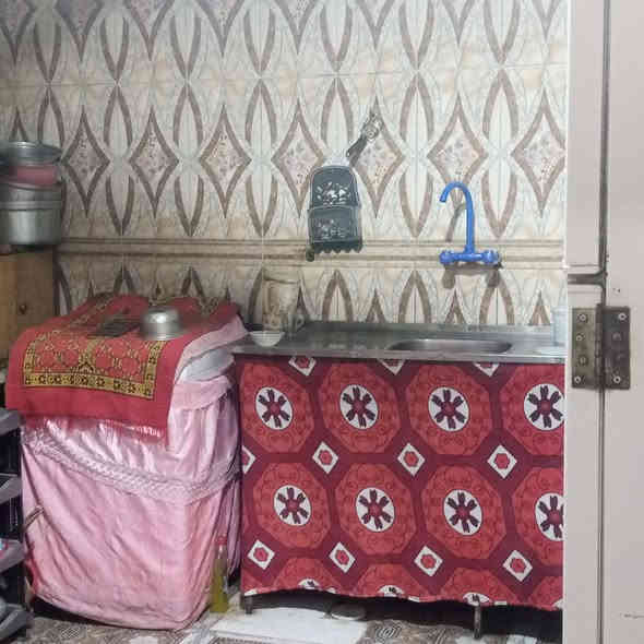 🪄أسعد الله اوقاتكم بكل خير احبتي الكرام 
#عرض_جديد
✨بيت للبيع
🔹 طابو زارعي عراقي سهم بالطابو

📐#المساحه 210M²

🟢#الموقع 
البصره ابي الخصيب طريق العوجه
🔹🔹🔹🔹🔹🔹🔹🔹🔹🔹

☄️#يتكون البيت من 
🔸غرفتين منام مساحة كل غرفه 5×4
🔺الاستقبال مساحته 7×4 قيد الانشاء لحد الرباط
🔻المطبخ مساحته 3 ونص مربع 
📌الصاله 7×3 ونص
🚾الصحيات داخليه وخارجيه 
 🚘كراج مساحه 7×3

🔷#السعر 63 مليون قابل وقابل للتفاوض

كافه الخدمات متوفره
مدارس خدمات عامه
شوارع مبلطه
يبعد عن طريق العوجه 200M
باقي التفاصيل
***********
