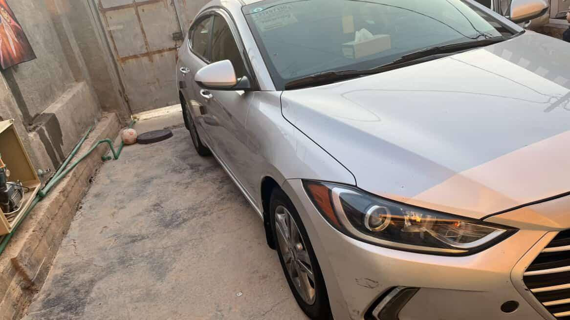 السلام عليكم النترا امريكي موديل 17 سياره جديده بمعنى الكلام حادث قبق الجنطه فقط بدون اي ارباك السعر 130 رقم بغداد *********** العاتف
