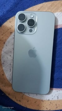 شبابنه الطيبه قطعتين 15 برو ماكس  نضافه 99  واحد مبدله الشاشه بس اصليه...