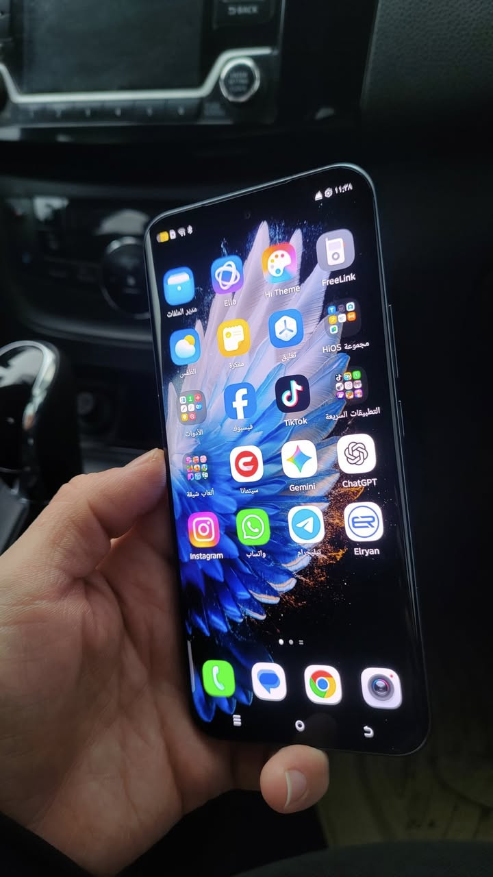 تكنو سبارك 40 برو بلس 
شاشة مقوسة 
شحن لاسلكي 30 واط بالعلبة 
شحن سلكي 45 واط بالعلبة 
غراض كامل 
كامرة 50 ميكابكسل 
بطارية 5200
شاشة سوبر اموليد
معالج هيلو g200 ستة نانو متر
ذاكرة 256
رام 8
