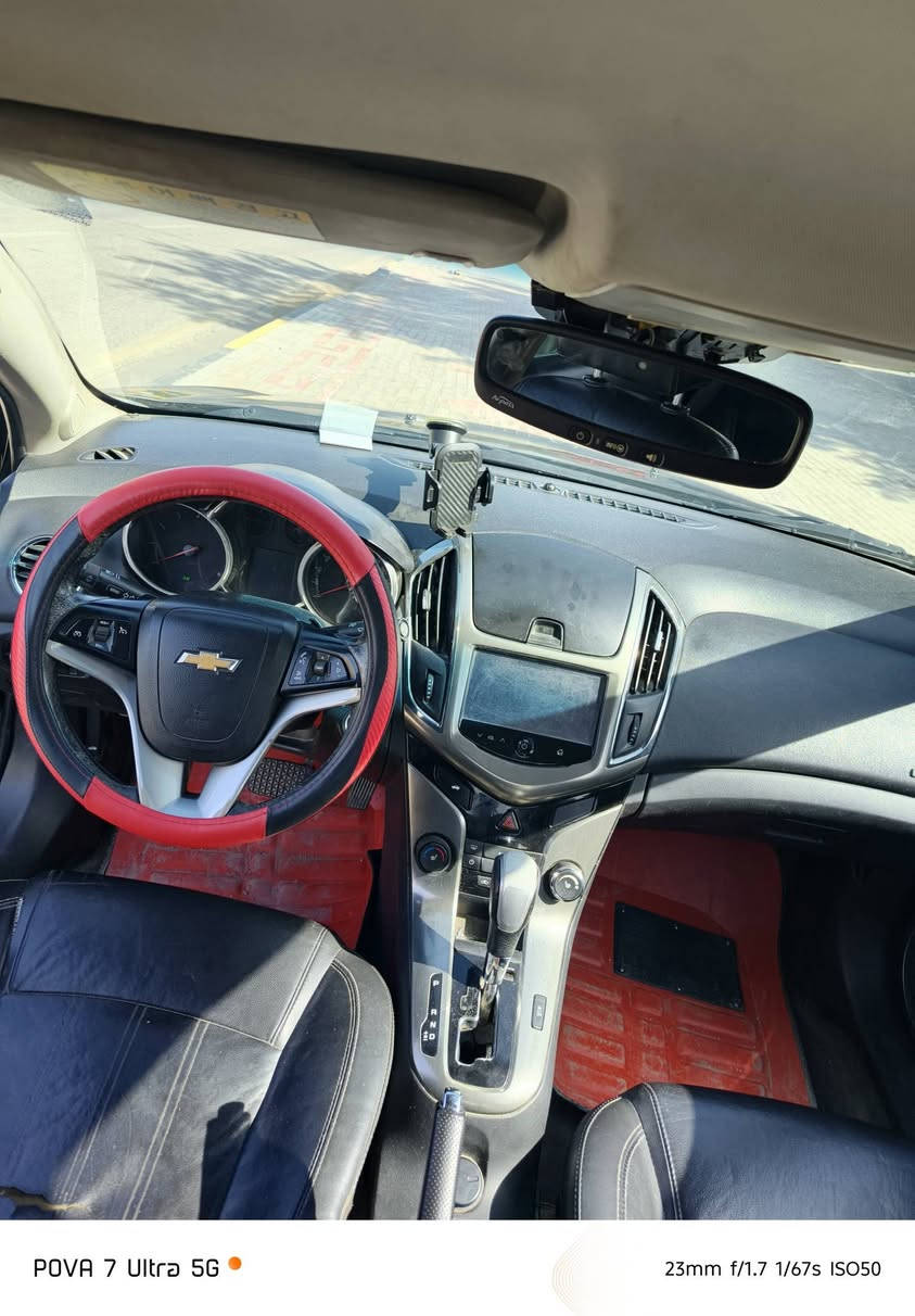 السلام عليكم
سيارة شوفرليت كروز موديل 16 وارد امريكي مواصفات LTZ معروفة ميحتاج أوضح السيارة بصمة 
مكينة 1400 تيربو مكينة نظيفة شاد طابوكة مال گصة تخم تاير جديد السيارة بيه صبغ على ايدي جاملغ جهة الصدر وبنيد وگع علية دراب وصبغتة بيه دوسات مصلحة ومصبوغة
 السيارة على ايدي تحتاج فقط حدادية وين متريد اطلع بيه تراي 
رقم قادسية سنوية جديدة باسمي 
مكان السيارة كربلاء 
السعر 85 

***********
