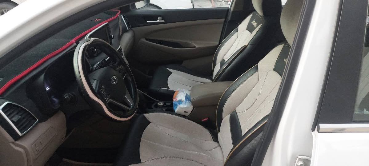 السلام عليكم توكسان موديل ٢٠٢٠بغداد ماشيه ٧٢ الف نص فول حالة جيدة جدا يوجد فيها قبغ الجنطة مبدل قطعة أصلية فقط رايدها ب١٩٥ ورقة للي يرغب الاتصال ***********العنوان شهداء البياع
