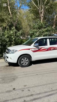 تويوتا هايلوكس موديل:2009   كير اوتوماتيك  مكينة مفتوح بس بشرت كير ولم...