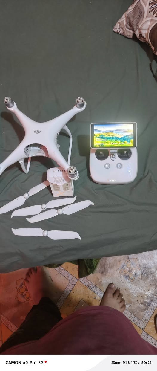 سلام البيع متاح فانتوم فور برو بلاس 
معاها 1 بطاريات 
مخرج Hd  بس بطاريه تعبانه دروك جديد علا وضع شركه
تسجيل لحد  أو مراوس مراوس ترهم  بشاوم fimi x8 tele max


**إذا كنت صاحب هذا الإعلان وتريد حذفه لأي سبب، رجاءا أرسل رسالة إلى الدعم الفني**