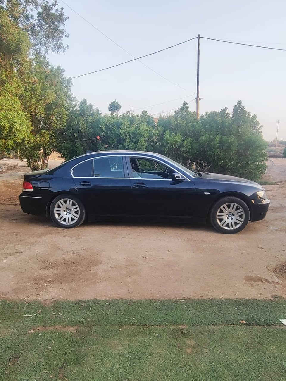 السلام عليكم بي ام باخره موديل 2008محرك 8سلندر 
حجم 740 رقم بصره فول موصفات مصبوغه عام لجماليه 
سعر 140 وبيها مجال مكاني ناصريه   *********** اتصال 
واتساب ***********
