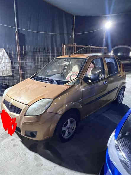 السلام عليكم للبيع سيارة جديدة وجاهزة كيرمحرك تبريد صدر خلفي امامي سيارة بدون رقم منفيس موجود وكامل موديل2013كيرعادي سيارة تخبل وين ميعجبك اطلع بيهه ابيع الموجود منفيس سعر16للتصال*********** بغداد
