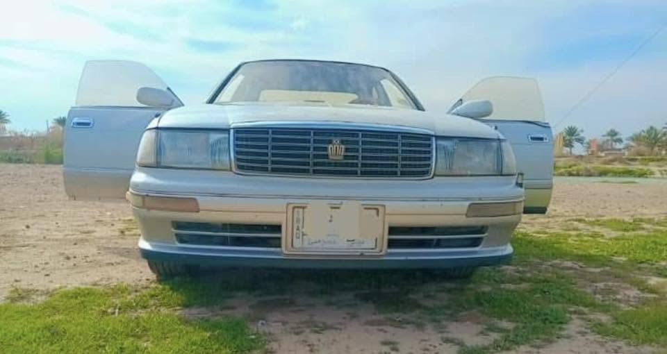 كراون بطه للبيع 
موديل 93
ديالى 
***********
السعر 50
مكفوله من الكص والضربه والصبغ
