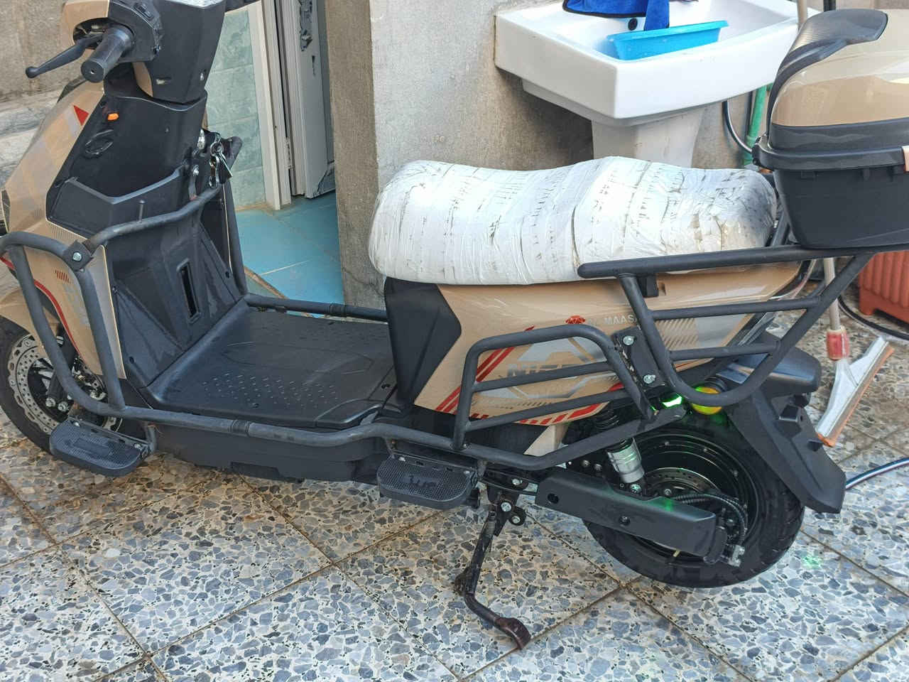 دراجه شحن نوع الماسه للبيع
6 بطاريات حجم كبير 
ملف قدرته 2000W نحاسي 
ملاحظه: الدراجه المعروضه للبيع ذات الدسك الرصاصي وهي تختلف عن ذات الدسك الاحمر بانها الوجبه الاولى 
السعر 650 الف وبي مجال


**إذا كنت صاحب هذا الإعلان وتريد حذفه لأي سبب، رجاءا أرسل رسالة إلى الدعم الفني**