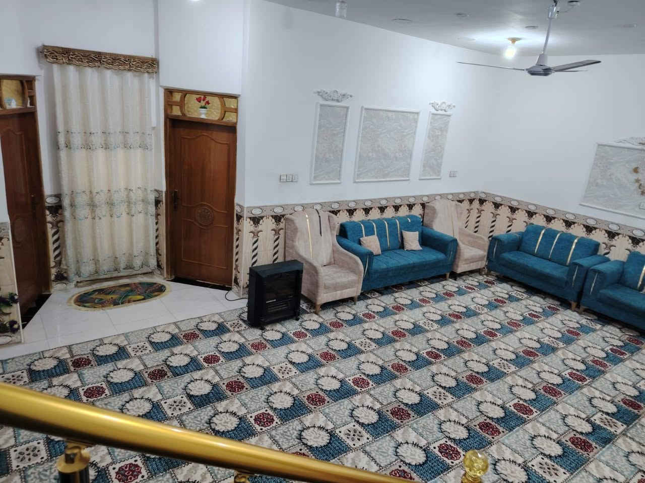 دار للبيع حي القصور الزراعي مساحه ٤٥٠ سند ٢٥ الاستفسار ***********
