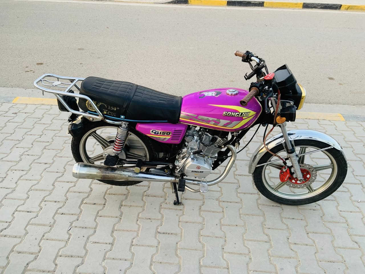 سلام عليكم دراجه ايراني 5كيرموديل 25 دراجه بشهر 10منزلهه 7اوراقه كهربائياتهه كالمه تشتغل سلف وهندر نفصهه بس لبصمه نكسرت سعرهه 650وبيهه مجال قليل هاذه رقمي بي واتساب ***********متواجد فيس 🤍
