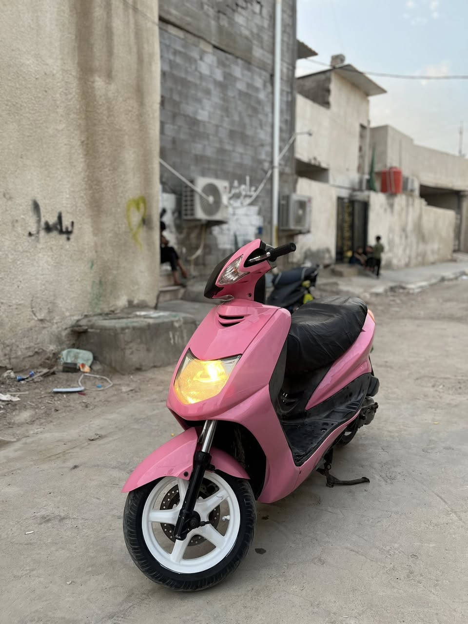 السلام عليكم للبيع سكنس نثيه الدراجه مفتوحه بس بستم نهضه ومعدل تخبل سلف نكره كهربائيات شغالات كلهن مانقصى برغي تجي وتشوف بعينك مكاني البصره معقل ب٧٠٠ وبيه مجال 
رقم راعيه 
***********
