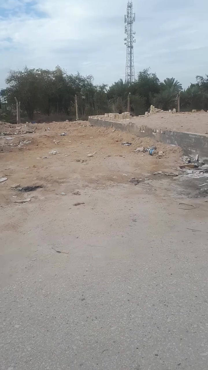 السلام عليكم/قطعة ارض للبيع طريق نجف/كربلاء / طريق ياحسين عامود/169/تبعد عن الشارع الرئيسي /150/متر مساحة القطعه/250/متر مربعة/سند/25/تصلح حسينيه للزوار وتصلح/سكن /متوفره كافة الخدمات/للتواصل/***********/
