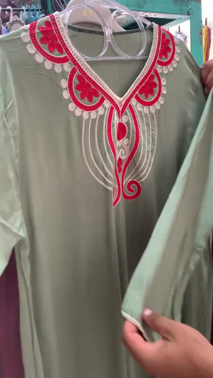دشداشة كشمير نسائي تركي
متوفرة بعدة موديلات وألوان وبقياسات L, XL, XXL


**إذا كنت صاحب هذا الإعلان وتريد حذفه لأي سبب، رجاءا أرسل رسالة إلى الدعم الفني**