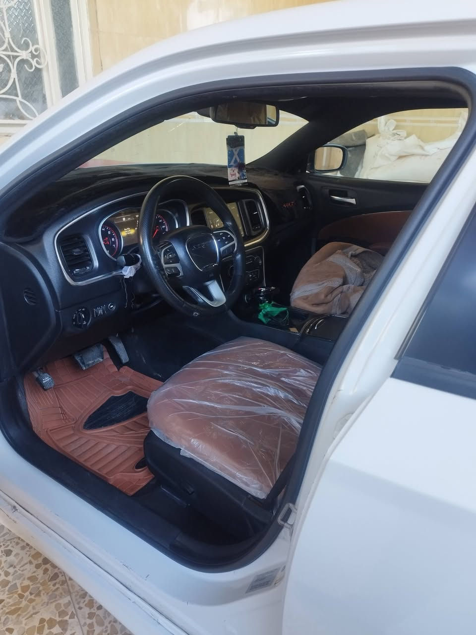 مساء الخير للبيع 2015 جديده بمعنه الكلمه جاهزه من كلشي حادث جاملغ وبابتين ملاون وبلعراق بيه صبغ شبر موضح بلمنشور 3600 كير محرك حداديه اكسن مكفول ماشيه 90 السعر 165 مكاني كربلاء طويريج ***********
