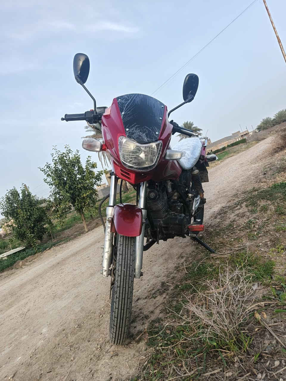 سلام عليكم سايم للبيع بدون اوراق نقصه استانه وصفاحيه فقط سعره 600 وبي مجال مكاني الخالديه ***********
