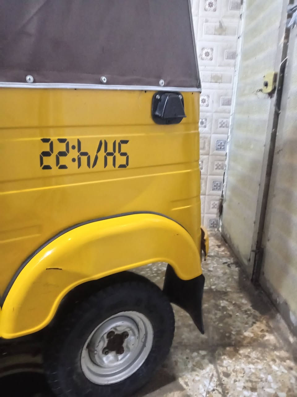 تكتك للبيع مديل 20 شهر 10 رقم وسنويه بغداد نكليزي 
لغود ثنين مصبوغات لباقي بلادي حته دوس بلادي جاهزه ماعده نقص ماشه لو صليب دوشمه جديده + مسجل اصلي تخم تاير جديد شراي اتصل ***********
