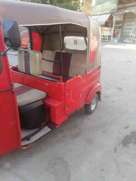 سلام عليكم تكتك للبيع مديل ٢٢ كفاله عامه ما عدا الشخط الصوره العنوان الشعله اي استفسار *********** السعر ٩٢٥٠ او بيهه مجال
