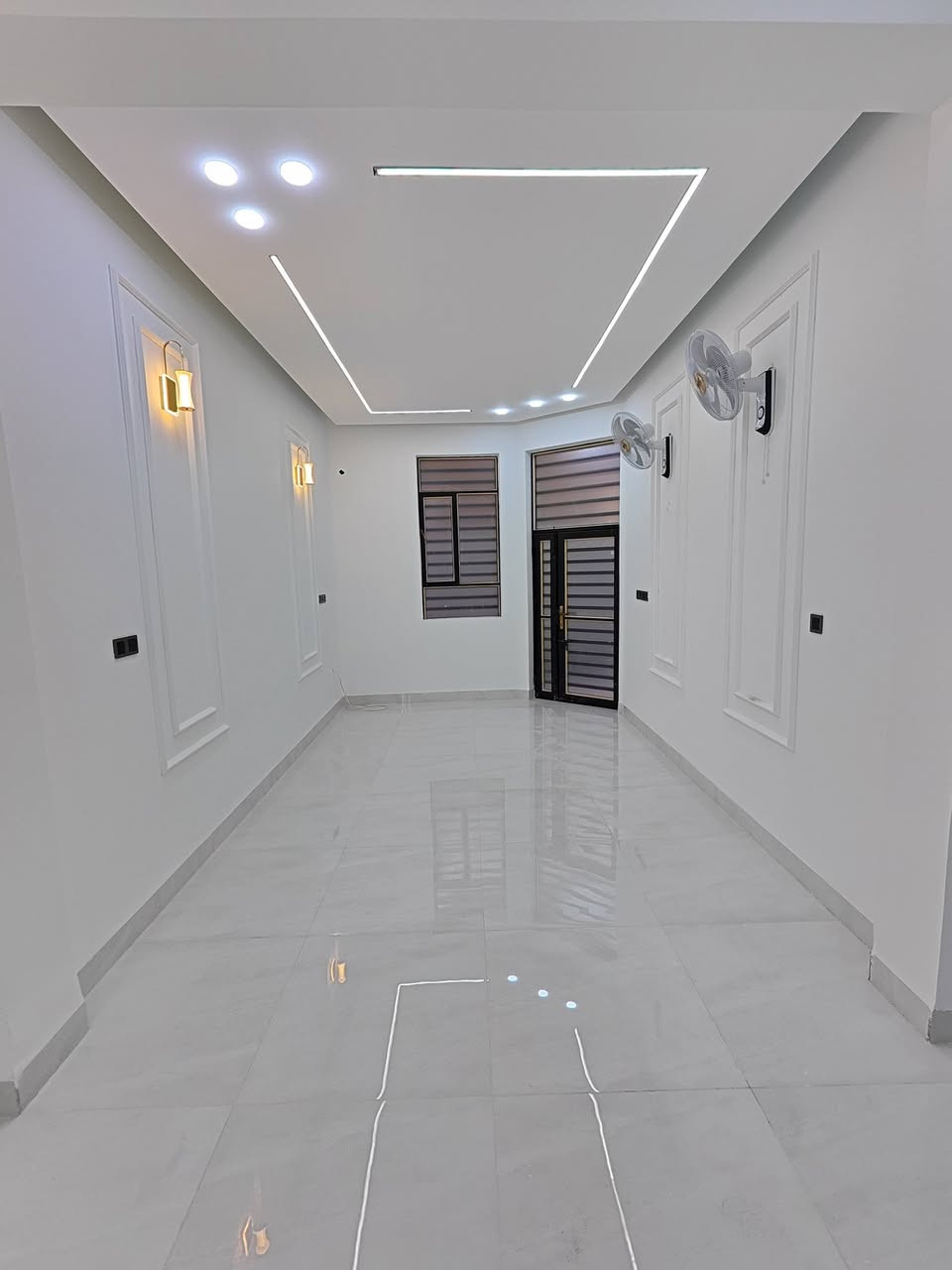 اللهم صلي على محمد وال محمد 🌹 سعر مناسب 🌹
يوجد بيت 100 م طابقين طابوك في كربلاء خلف سفاره تركيه على الحولي الجديد اربع سايدات
منطقة سكنية تتوفر فيها جميع الخدمات تبليط 10 م 
يتكون البيت من 4غرف واستقبال وصاله ومنور ومطبخ وحمامات عدد 3 
طابو زراعي قرار محكمه سند 25 
للأتصال او واتساب ***********
