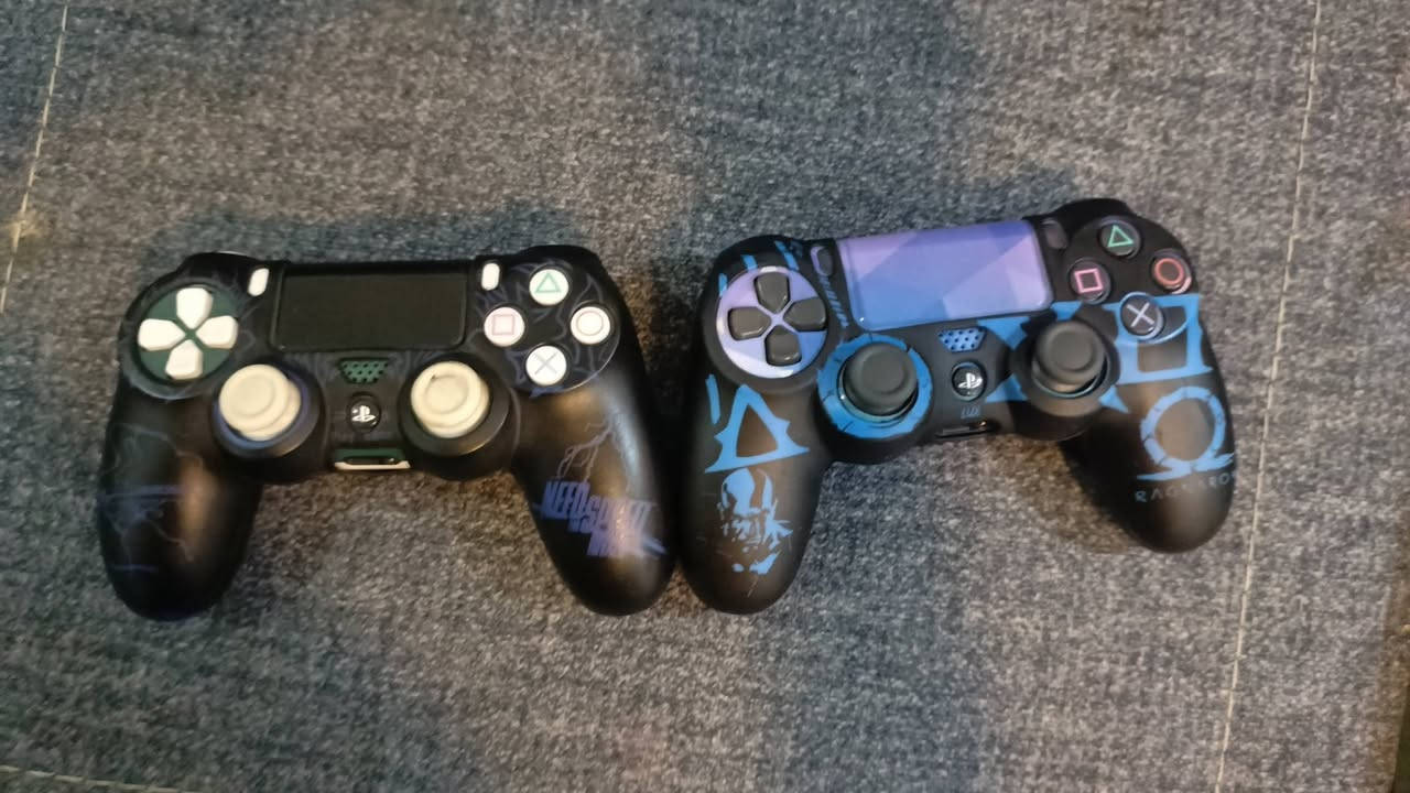 السلام عليكم
بلايستيشن 4 
نوع الجهاز:سلم
ذاكرة:1T
وياه 3 اقراص:
1.فيفا 23 عربيه
2.جي تي اي 5 
3. ريديد ريدمبشن 2
وي الجهاز يدتين 
الجهاز حديث ونظيف و ممفتوح يعني جهاز راقي
السعر 275,000 وبي مجال كلش بسيط
المكان (بغداد_البلديات)
وهذا رقمي:***********
