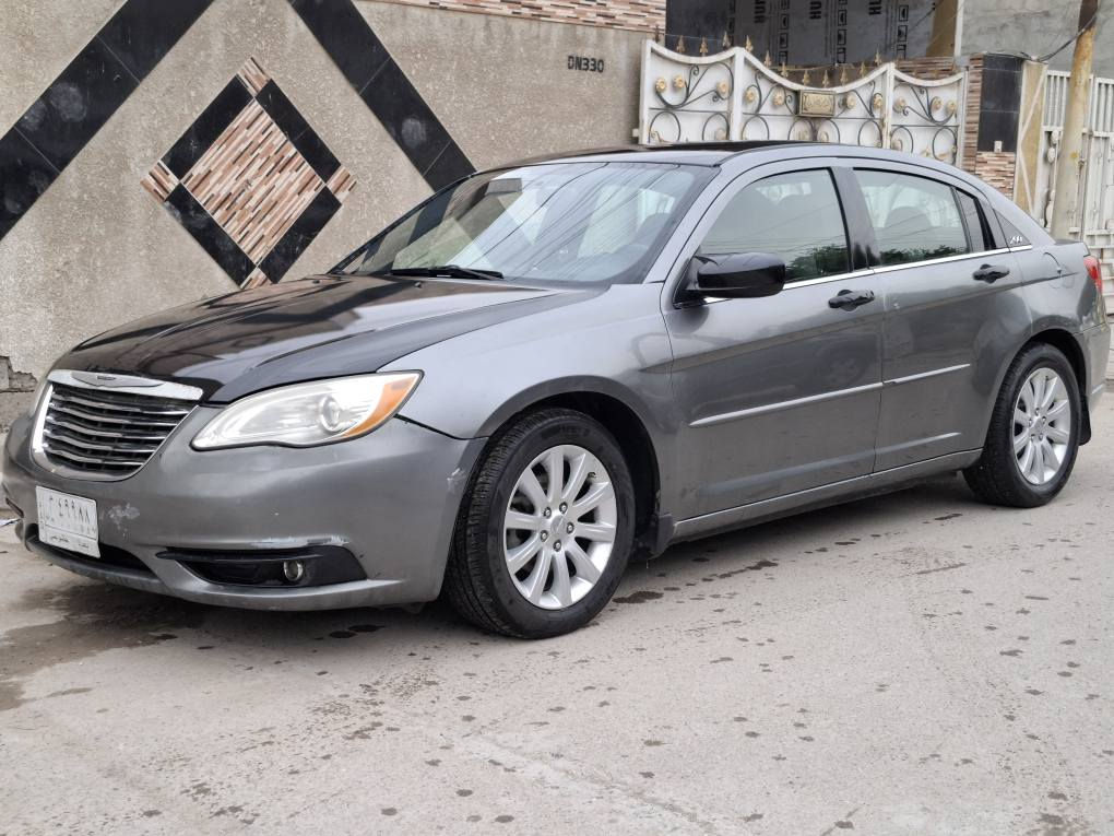 السلام عليكم للبيع c200 موديل ٢٠١٣ فول مواصفات عدا الفتحه محرك ٢٤٠٠ كير ٦ نمر تخم تاير جديد صدر امامي خلفي نظيف شاشه كاميرا بصمه ابواب كشنات كهرباء منظومه زنون صبغ بنيد فقط دواخل كفاله رقم بغداد سياره جاهزه من كلشي السعر ٨٢ وبيها مجال 
مكاني الدوره ابو دشير 
رقم الهاتف *********** بغداد, العراق
