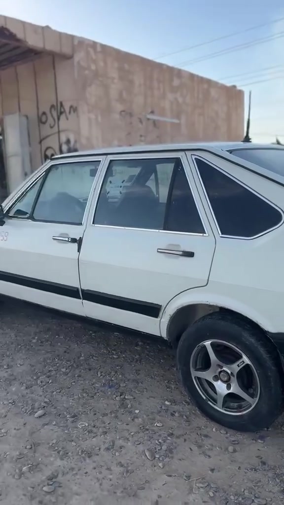 من بعد السلام
سياره برازيلي 85 
كير محرك جيتا ونشاط فول
صدر وتايرات جدد 
كهربائيات كله شغاله
حجم18
السياره بلاديه بيها بس الباب السكن والوراه بيهن رش خفيف واضح بالصوره 
للاستفسار الاتصال ب ***********
#ادمن_وافق
