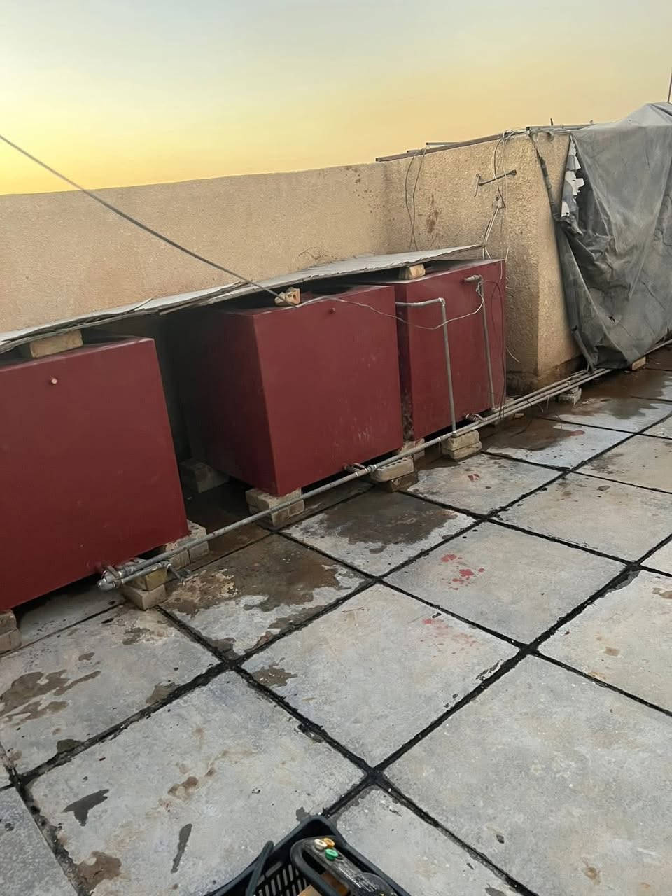 مقاطعة 10/2 قريب القناة فرع الملعب ثلاث طوابق بناء حديث رفت زراعي 25
100 متر
اربع نوم

خمس حمامات

سطحين

بناء 9 أنج كل البيت

ديكورات جبسن بورد 

منور كبير 

ثلاث تانكيات

شتايكر مصلح جديد

ارضيات بورسلين 

كهرباء مجاري وماء فول

عرض الشارع 8 متر 

اشتراك الكهرب والماء والمجاري واصل

تبليط 

تعمير جديد وصبغ 

***********

160 مليون 

165 مليون مع الاثاث

ثلاث غرف نوم / كاميرات/ مجمدة 1/ ثلاجة2 

اتخم عدد 2/

اربع مكيفات وواحد كنتور وسبلت واحد

مطبخ كامل
