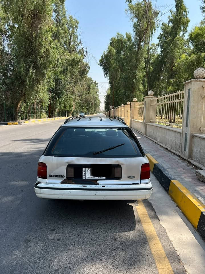 فورد سكوربيو 92 كير عادي 4 سلندر صاحبها الشرعي موجود شرط التحويل
السعر 25 وبيهه مجال 
للاستفسار /***********
