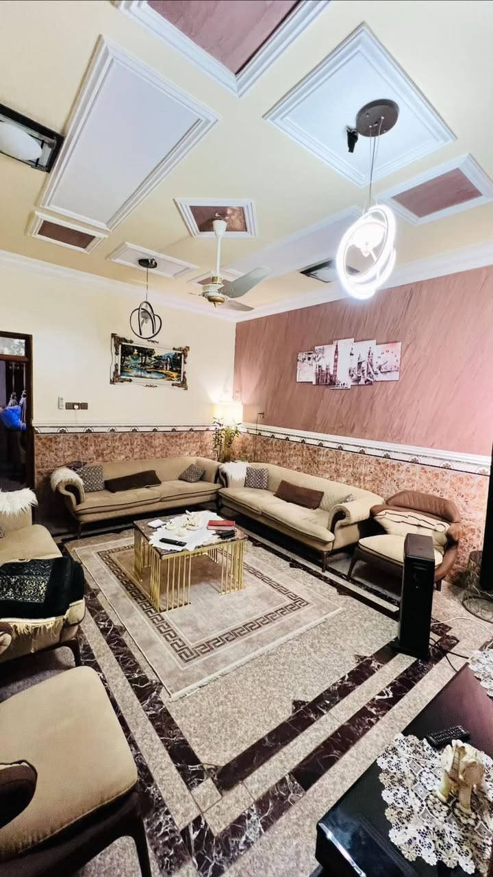 دار للبيع
المساحه الكليه 270م
الوجه 13.50 والنزال 20 م
بناء جديد 2019 
طابقين 
غرف نوم عدد 4 
إِستقبال ، هول ، صاله ، مطبخ ، حمامات (2)داخل وخارج وحديقه صغيره وكراج شارع 10م 

الموقع : الرمادي التأميم 30 تموز القادسية الأولى 
قُرب رُكن المدينة .

للأستفسار الأتصال على الرقم : ***********
