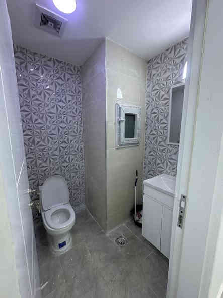 � فرصة ذهبية ما تتفوّت! 🔥
شقق جاهزة للبيع والإيجار داخل واحد من أرقى مجمعات بغداد
✨ مجمع دار السلام السكني ✨

🔹 مساحات واسعة: 205م² و 134م²
🔹 أسعار إيجار مناسبة جداً
🔹 موقع استراتيجي على مطار المثنى
🔹 قريب من المنصور و الكاظمية
🔹 مجمع متكامل الخدمات – راحة، أمان، هدوء

🏡 سكن يرفع راسك… وخطوة ذكية للاستثمار!

📞 للاستفسار: ***********
مكتب النوي للعقار
