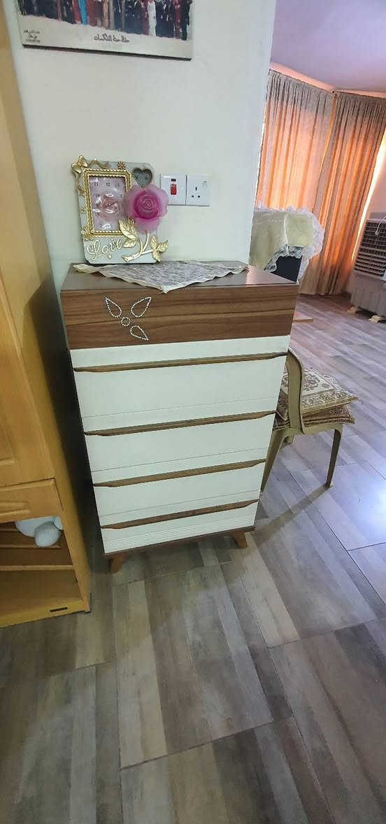 غرف نوم لبيع  جيل الاول نظيفة جدا  البيع لغرض السفر خارج بلد .مكان زيونة الغدير


**إذا كنت صاحب هذا الإعلان وتريد حذفه لأي سبب، رجاءا أرسل رسالة إلى الدعم الفني**